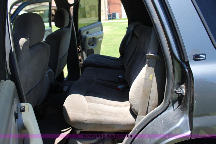 image for item I1634 2001 Chevrolet Tahoe LS SUV