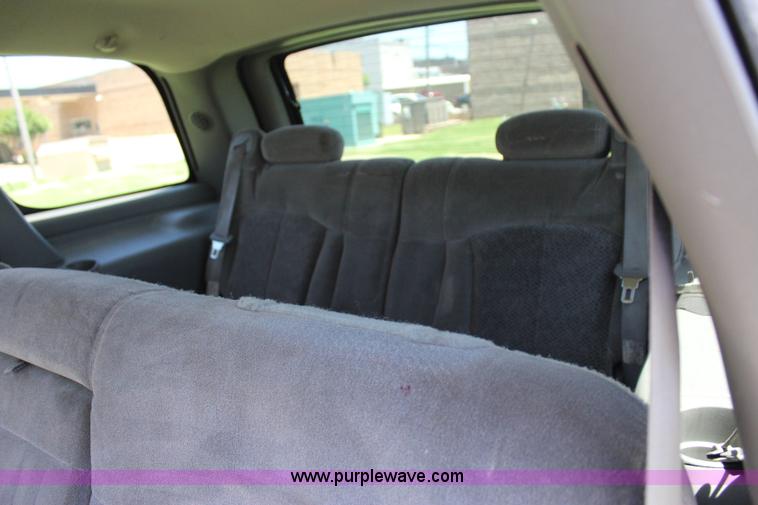 image for item I1634 2001 Chevrolet Tahoe LS SUV