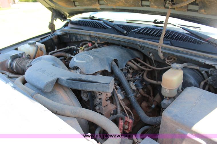 image for item I1634 2001 Chevrolet Tahoe LS SUV