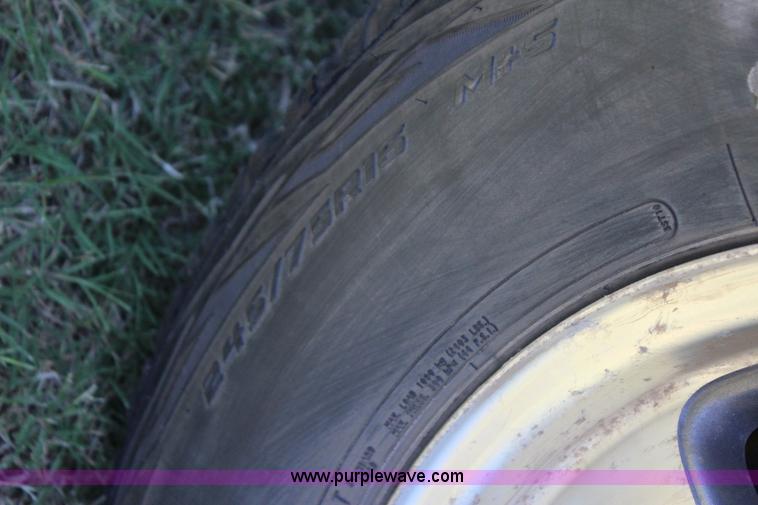 image for item I1634 2001 Chevrolet Tahoe LS SUV