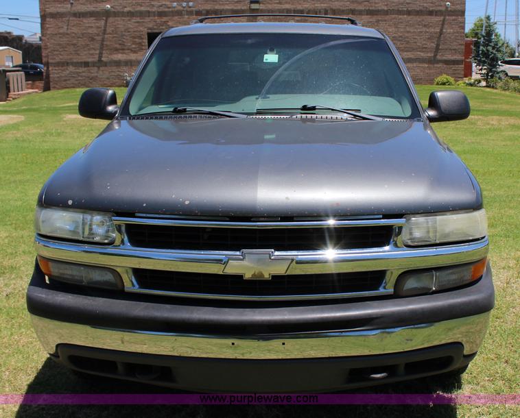 image for item I1634 2001 Chevrolet Tahoe LS SUV