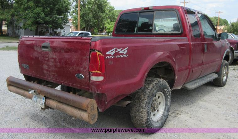 image for item I2098 2001 Ford F250 Super Duty XLT SuperCab pickup truck