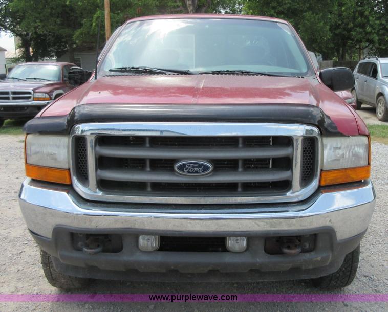 image for item I2098 2001 Ford F250 Super Duty XLT SuperCab pickup truck