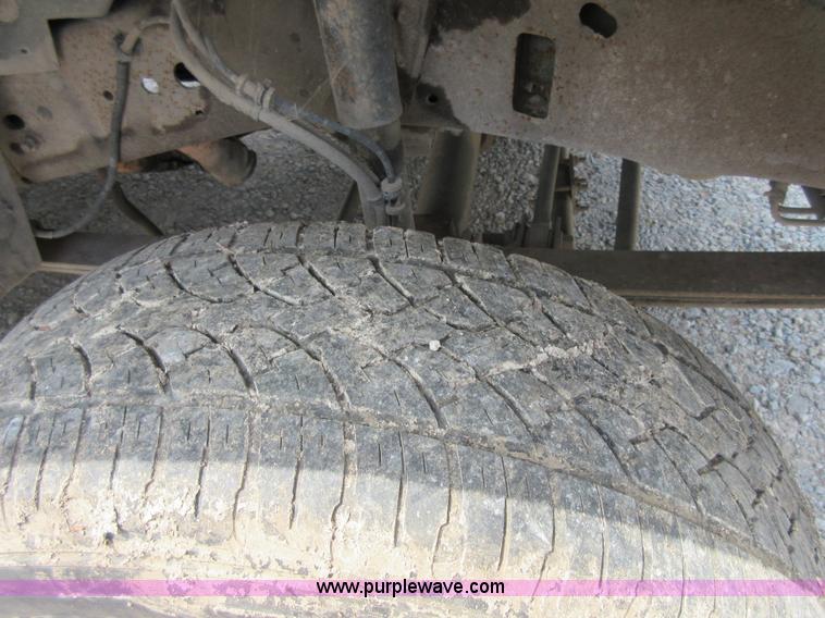 image for item I2098 2001 Ford F250 Super Duty XLT SuperCab pickup truck