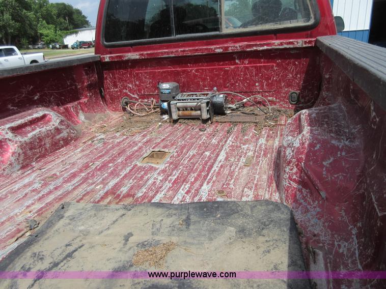 image for item I2098 2001 Ford F250 Super Duty XLT SuperCab pickup truck