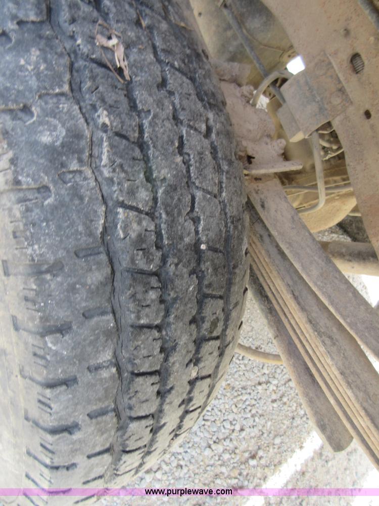 image for item I2098 2001 Ford F250 Super Duty XLT SuperCab pickup truck