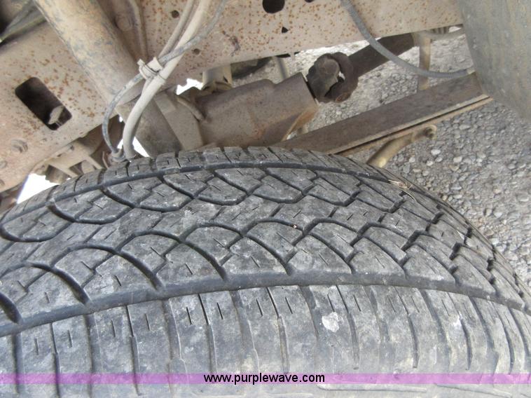 image for item I2098 2001 Ford F250 Super Duty XLT SuperCab pickup truck