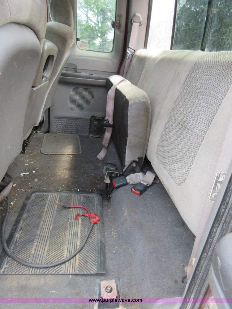 image for item I2098 2001 Ford F250 Super Duty XLT SuperCab pickup truck