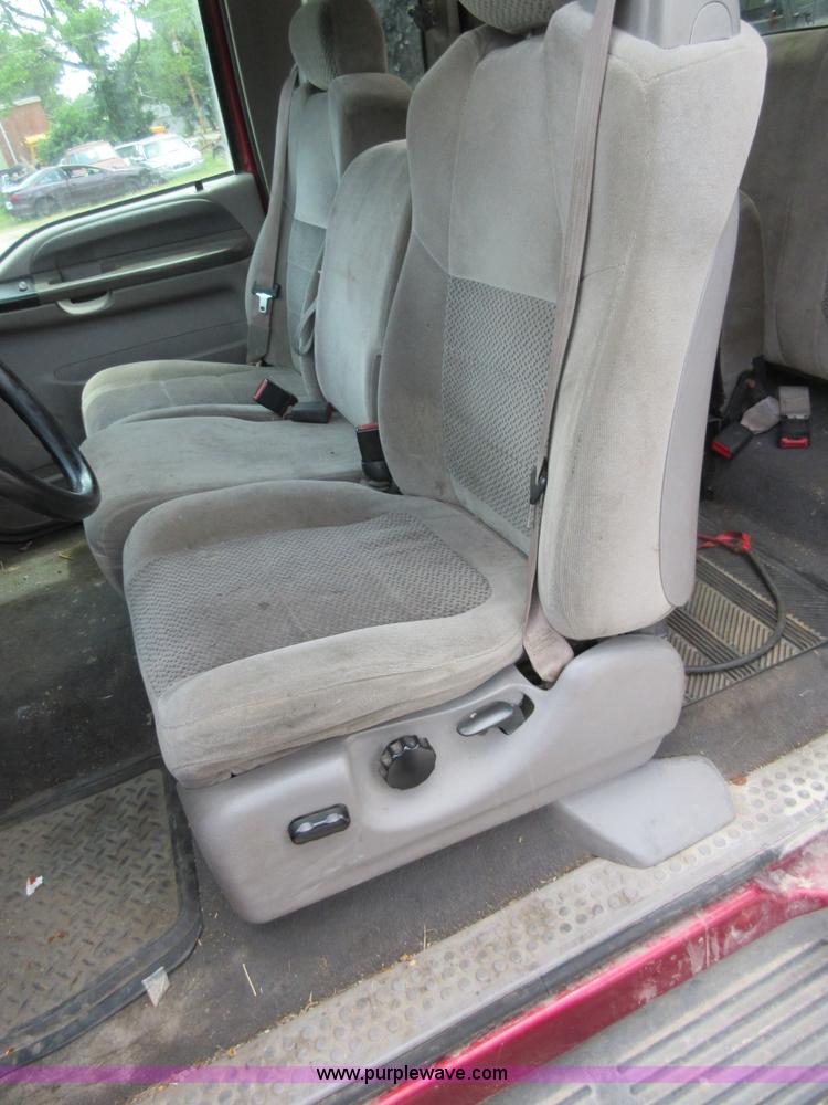 image for item I2098 2001 Ford F250 Super Duty XLT SuperCab pickup truck