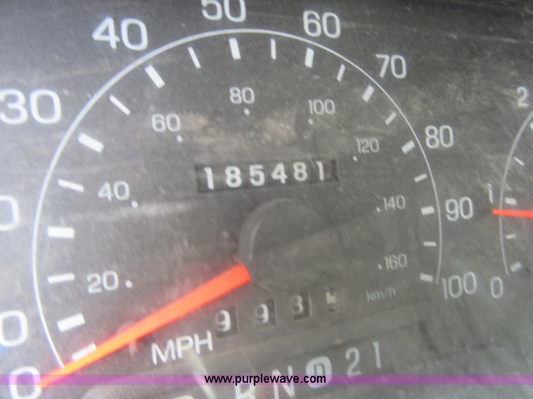 image for item I2098 2001 Ford F250 Super Duty XLT SuperCab pickup truck