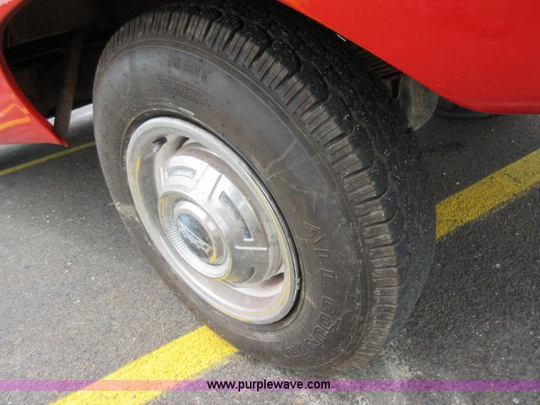 image for item I2820 1966 Ford F250 pickup truck