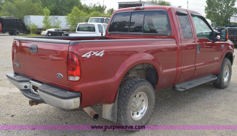 image for item I2821 2003 Ford F250 Super Duty SuperCab pickup truck