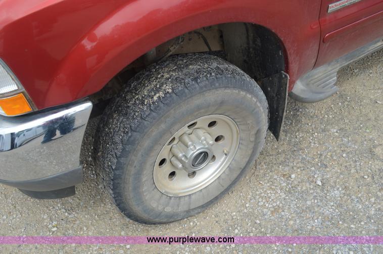 image for item I2821 2003 Ford F250 Super Duty SuperCab pickup truck