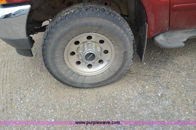 image for item I2821 2003 Ford F250 Super Duty SuperCab pickup truck