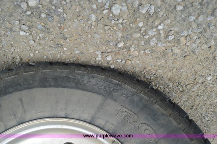 image for item I2821 2003 Ford F250 Super Duty SuperCab pickup truck