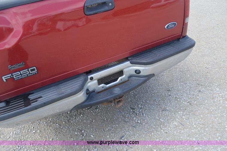 image for item I2821 2003 Ford F250 Super Duty SuperCab pickup truck