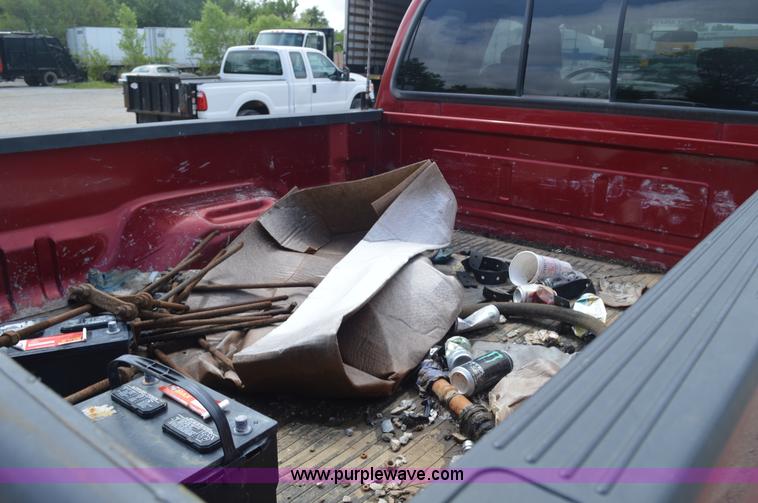 image for item I2821 2003 Ford F250 Super Duty SuperCab pickup truck