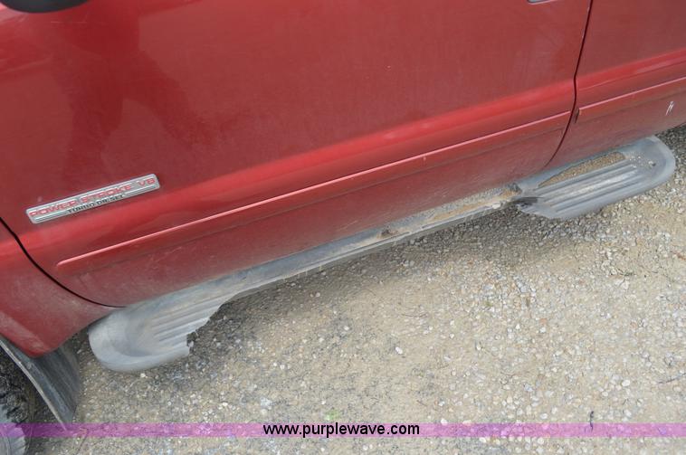 image for item I2821 2003 Ford F250 Super Duty SuperCab pickup truck