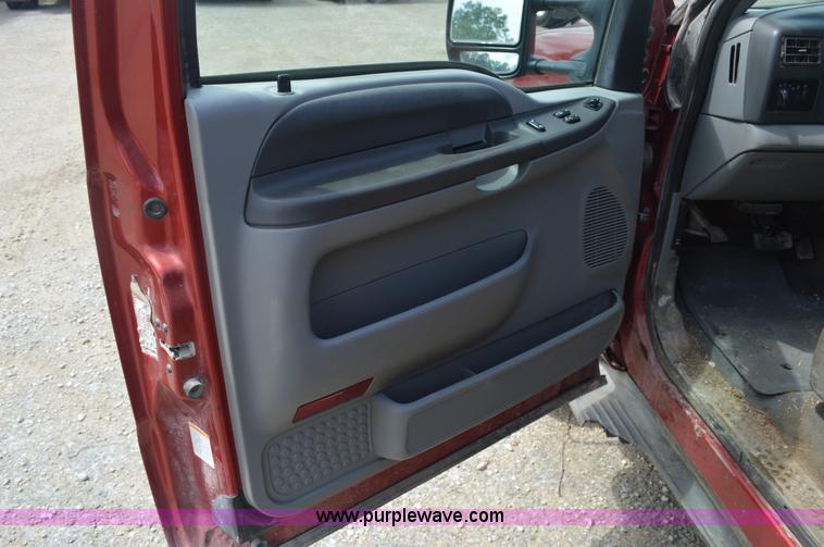 image for item I2821 2003 Ford F250 Super Duty SuperCab pickup truck