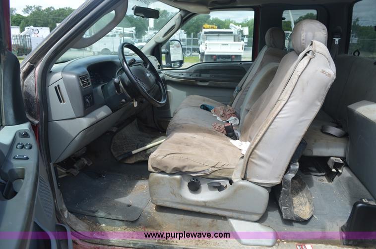 image for item I2821 2003 Ford F250 Super Duty SuperCab pickup truck