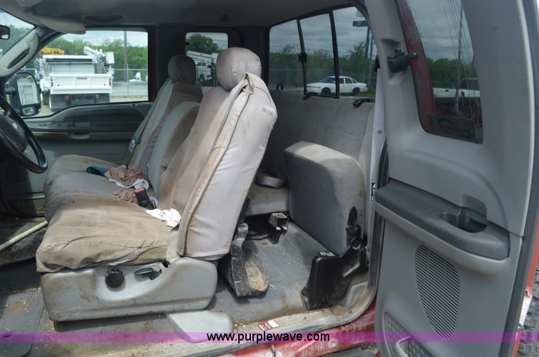 image for item I2821 2003 Ford F250 Super Duty SuperCab pickup truck