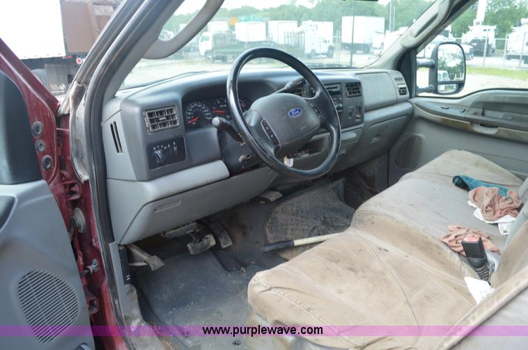 image for item I2821 2003 Ford F250 Super Duty SuperCab pickup truck