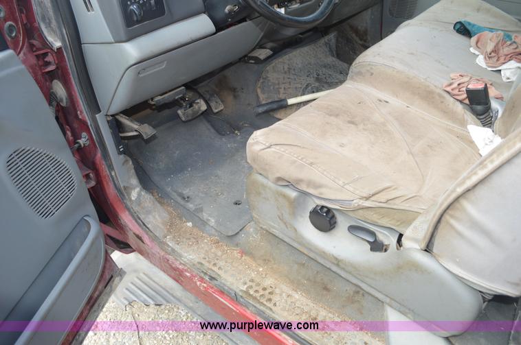 image for item I2821 2003 Ford F250 Super Duty SuperCab pickup truck