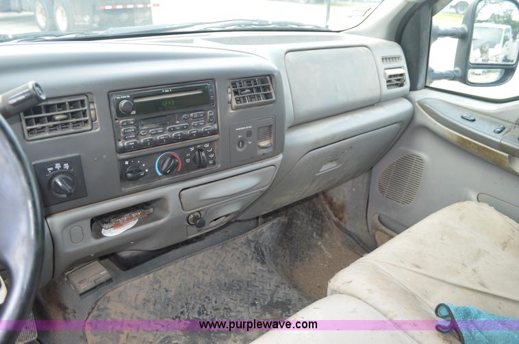 image for item I2821 2003 Ford F250 Super Duty SuperCab pickup truck