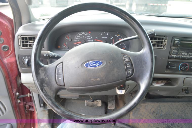 image for item I2821 2003 Ford F250 Super Duty SuperCab pickup truck