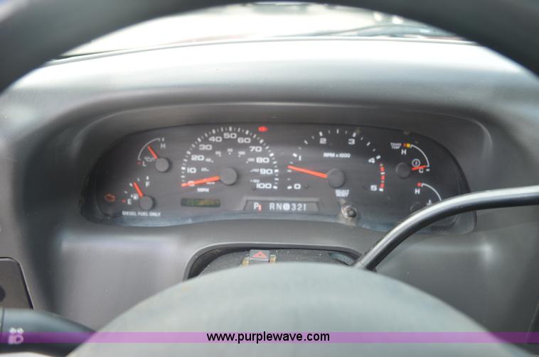 image for item I2821 2003 Ford F250 Super Duty SuperCab pickup truck