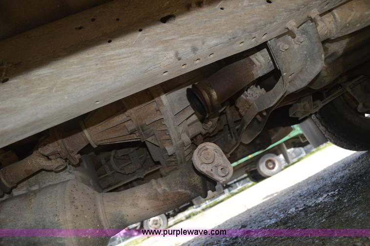 image for item I2821 2003 Ford F250 Super Duty SuperCab pickup truck