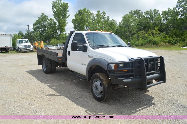 image for item I2822 2005 Ford F550 flatbed truck