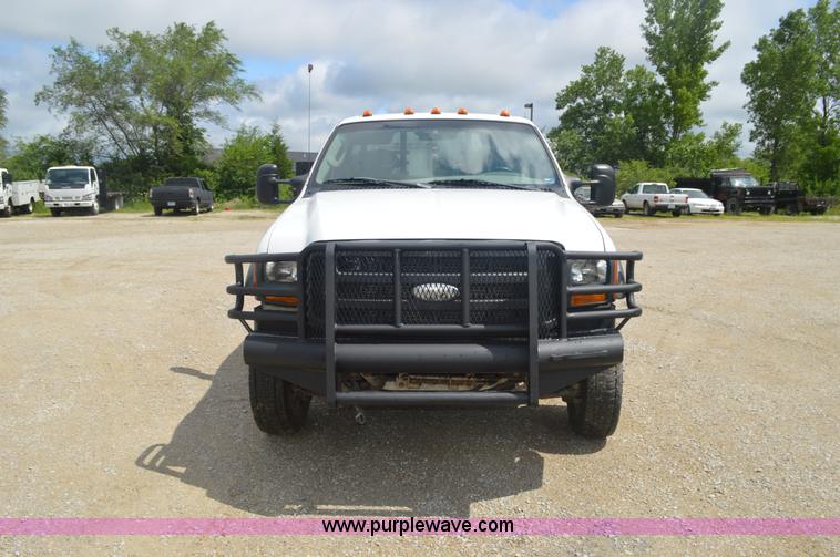 image for item I2822 2005 Ford F550 flatbed truck