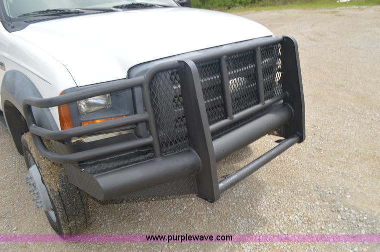image for item I2822 2005 Ford F550 flatbed truck