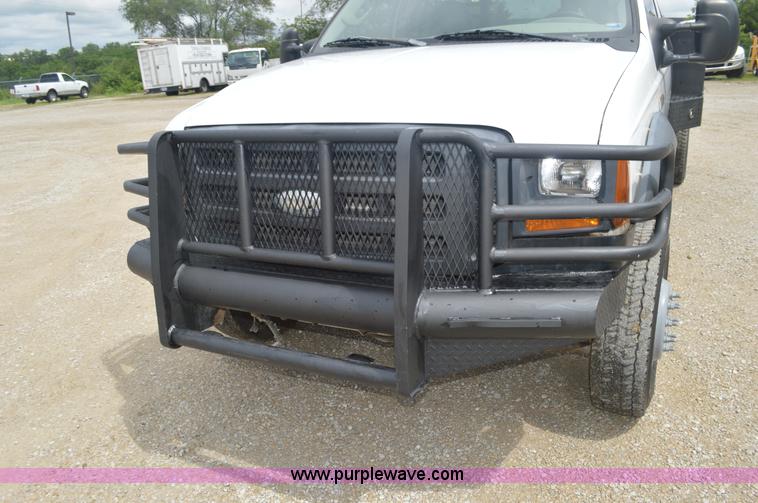 image for item I2822 2005 Ford F550 flatbed truck