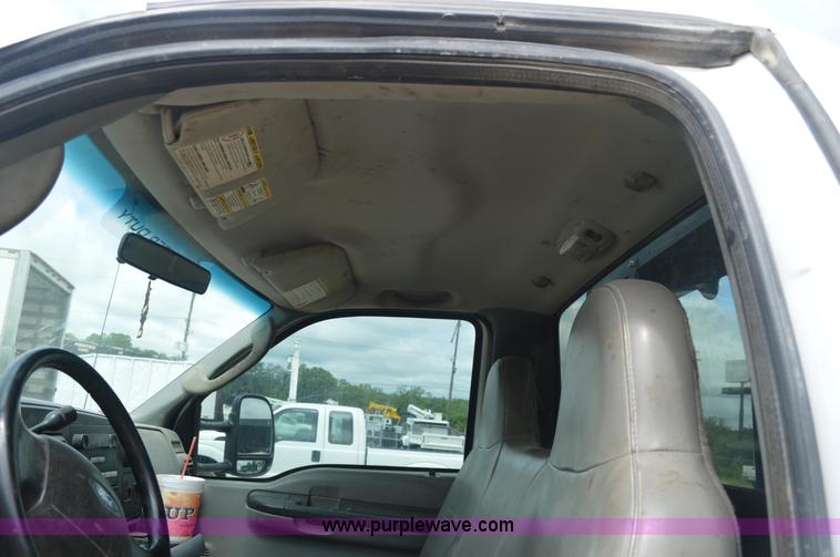 image for item I2822 2005 Ford F550 flatbed truck