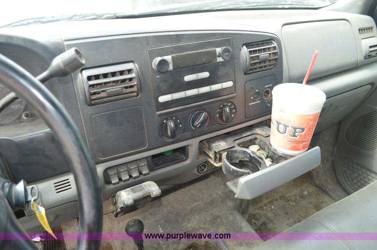 image for item I2822 2005 Ford F550 flatbed truck