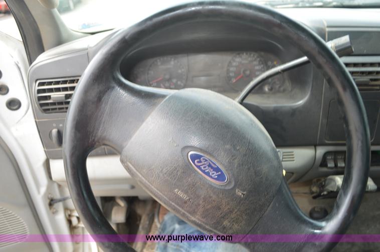 image for item I2822 2005 Ford F550 flatbed truck