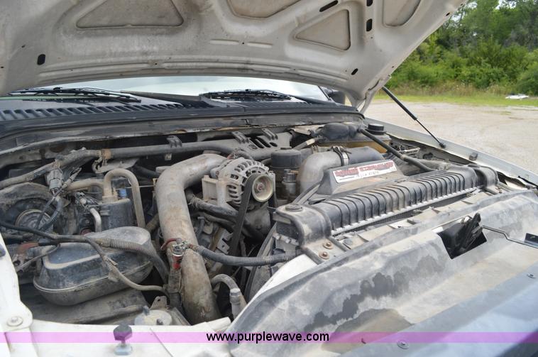 image for item I2822 2005 Ford F550 flatbed truck