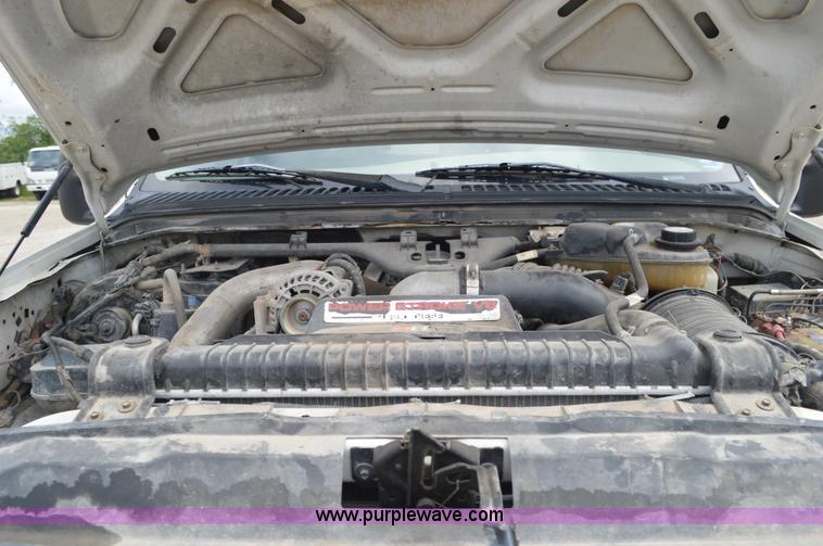 image for item I2822 2005 Ford F550 flatbed truck