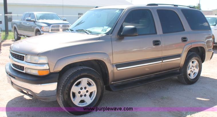 image for item J1463 2004 Chevrolet Tahoe SUV