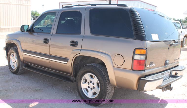 image for item J1463 2004 Chevrolet Tahoe SUV