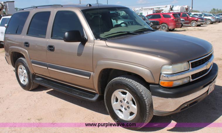 image for item J1463 2004 Chevrolet Tahoe SUV