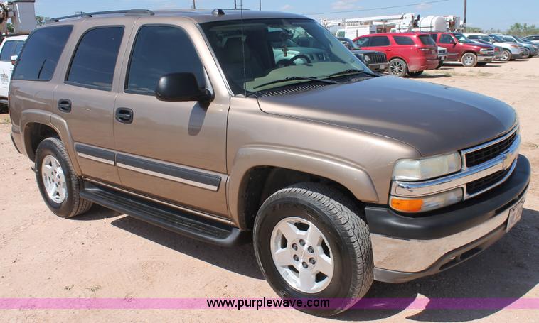 image for item J1463 2004 Chevrolet Tahoe SUV