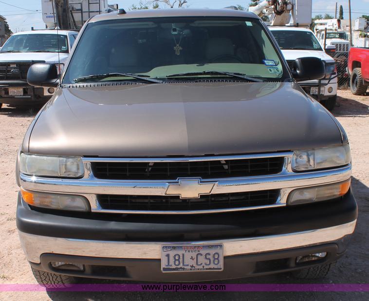 image for item J1463 2004 Chevrolet Tahoe SUV