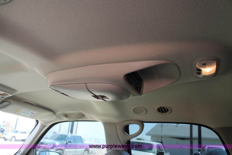 image for item J1463 2004 Chevrolet Tahoe SUV