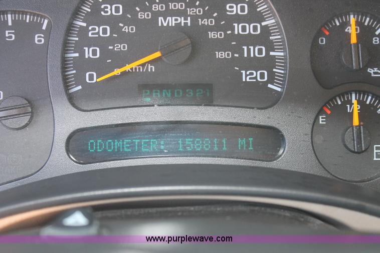 image for item J1463 2004 Chevrolet Tahoe SUV