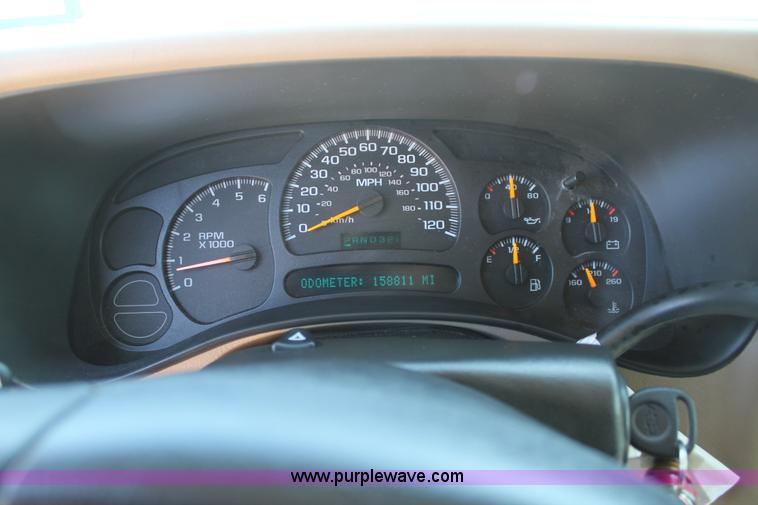 image for item J1463 2004 Chevrolet Tahoe SUV