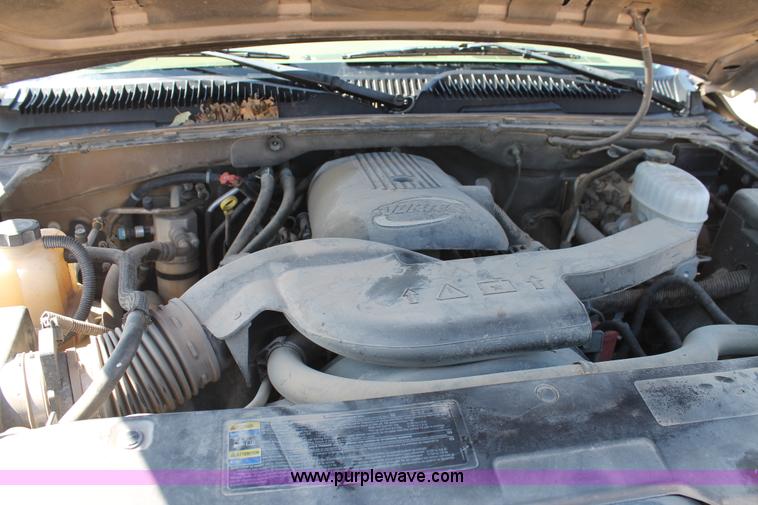 image for item J1463 2004 Chevrolet Tahoe SUV