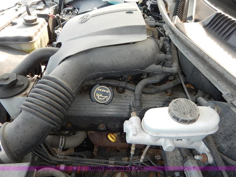 image for item J3781 2002 Lincoln Town Car Signature